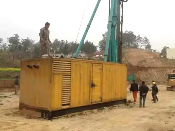 荷塘如何判断水冷式机油散热器密封件是否需要更换？